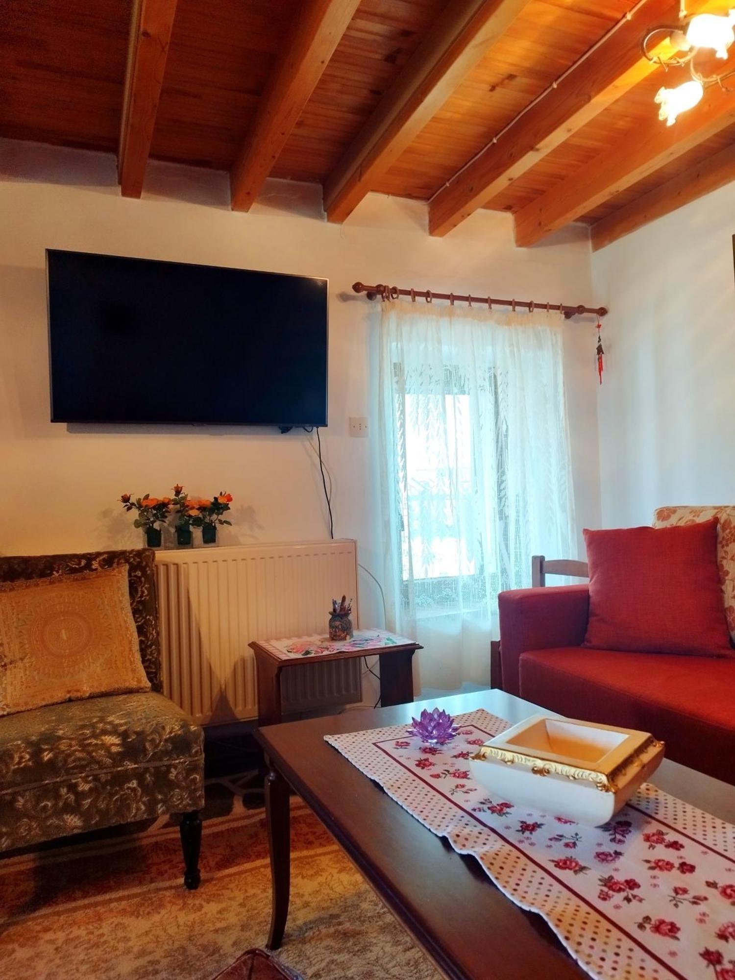 Cosy Lake House, Μια Ανάσα Πριν Τη Λίμνη Kalívia Exterior foto